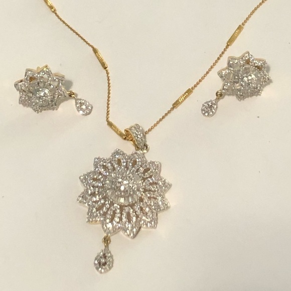 American Diamond pendant set - Picture 3 of 3